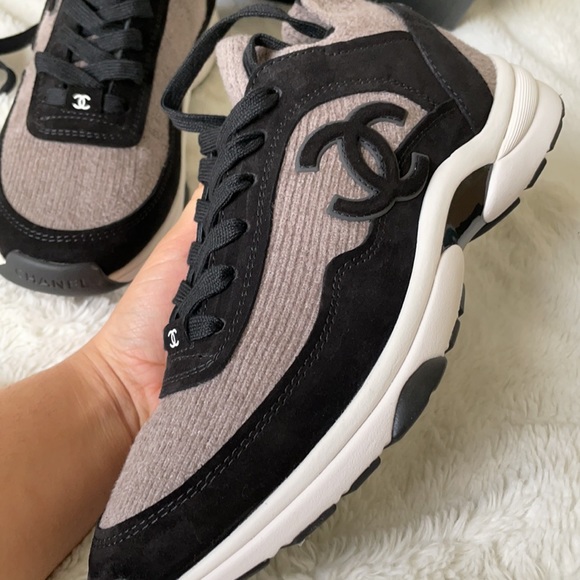 NIB Chanel fabric sneaker - Picture 7 of 11
